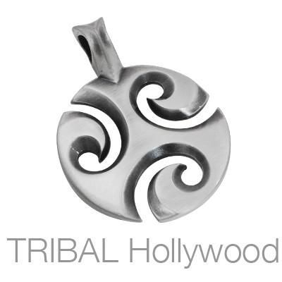 THREEWAVES Celtic Spiral Pendant in Silver 