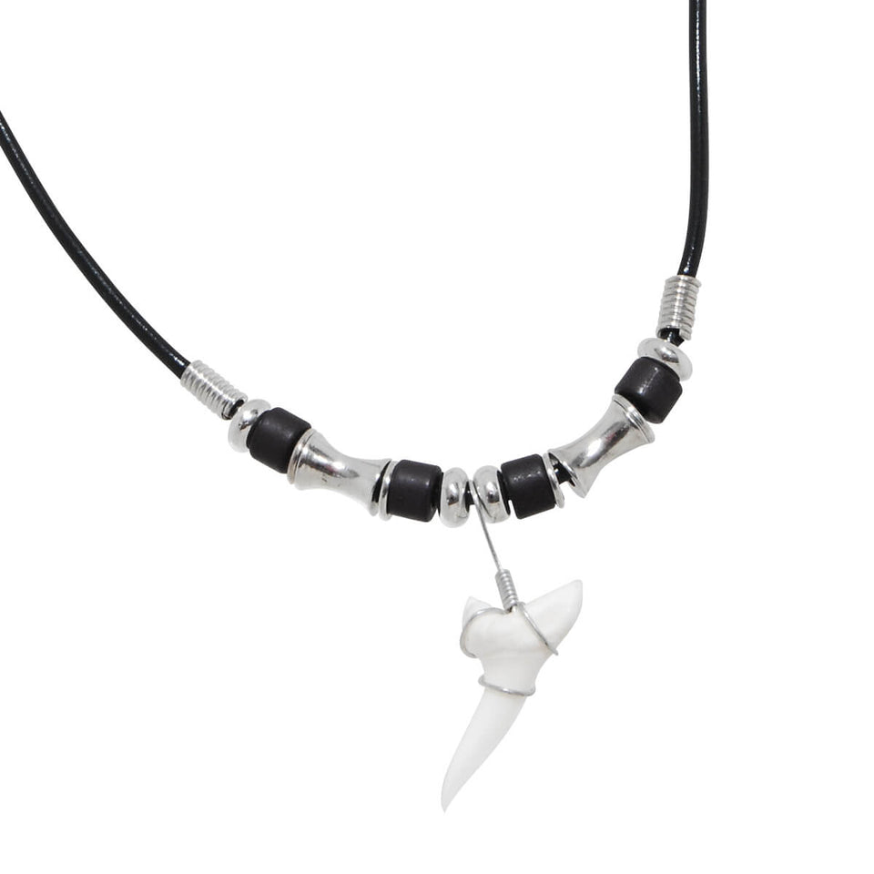 MAKO Shark Tooth Hawaiian Protection Mens Choker Necklace